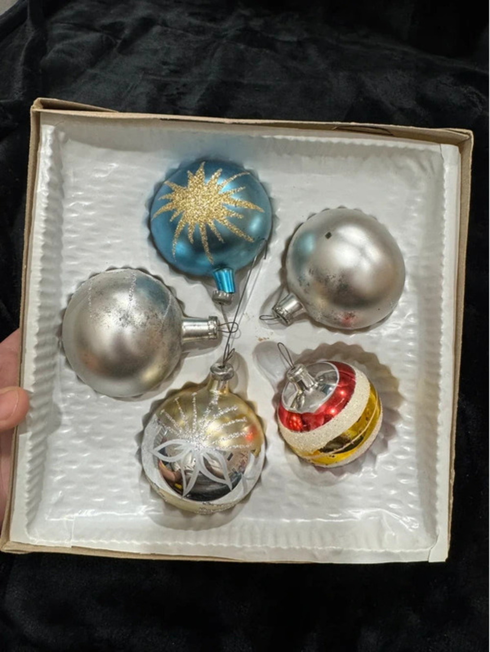 Vintage Mercury Glass Christmas Ornaments Hand Painted Mexico Set of 5 - Picture 6 of 7